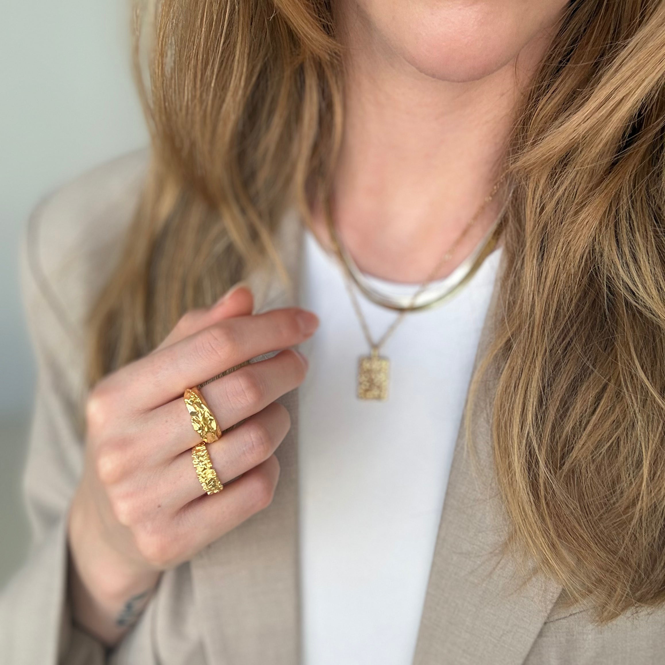 Magma Hamret Set: 1 ring & 1 ketting