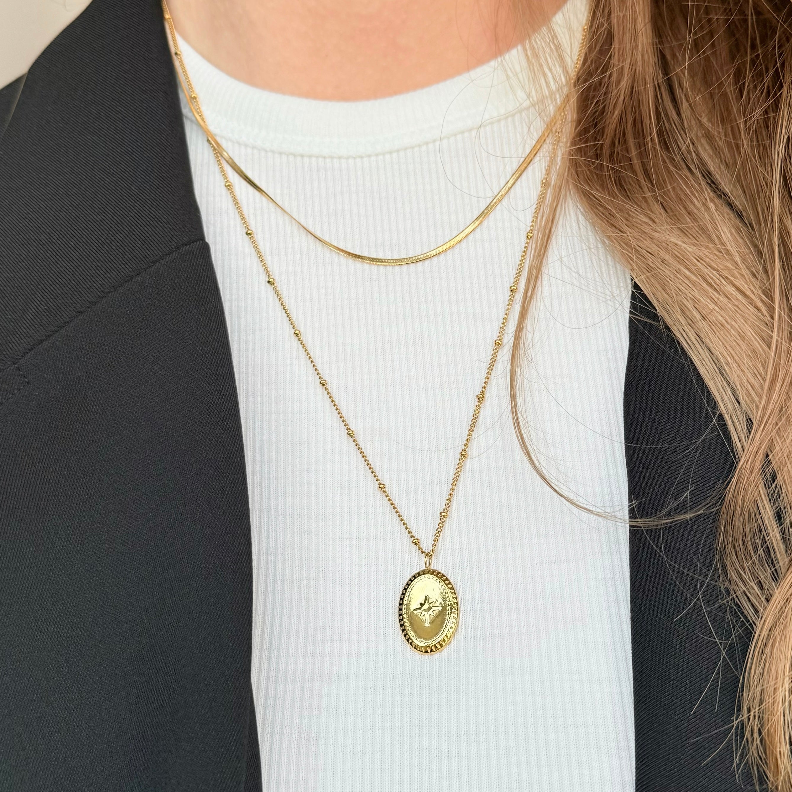 Chunky Hoop Dubbel Ketting Set: 1 oorbel en 1 ketting