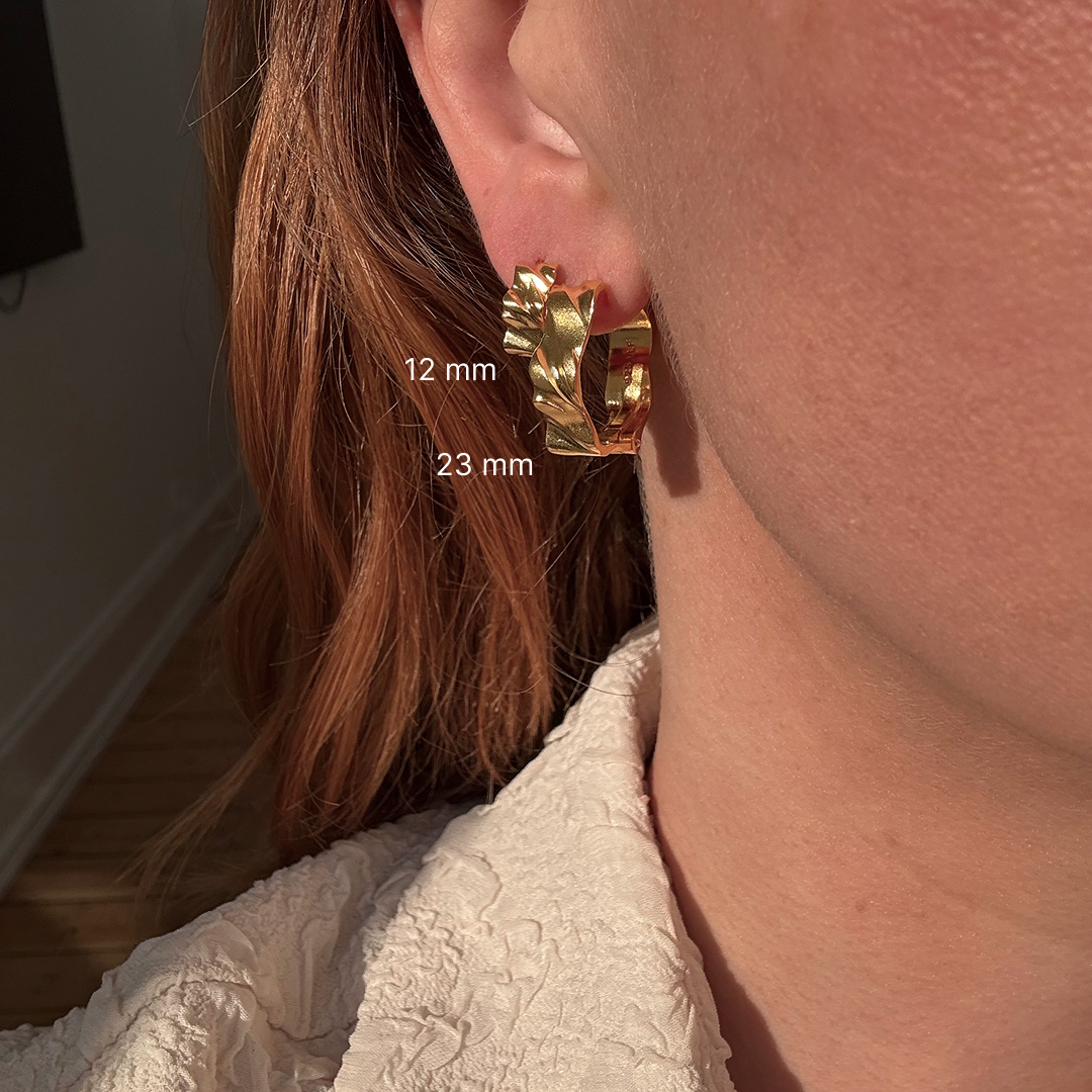 Wave Twist Hoop 12 mm Verguld