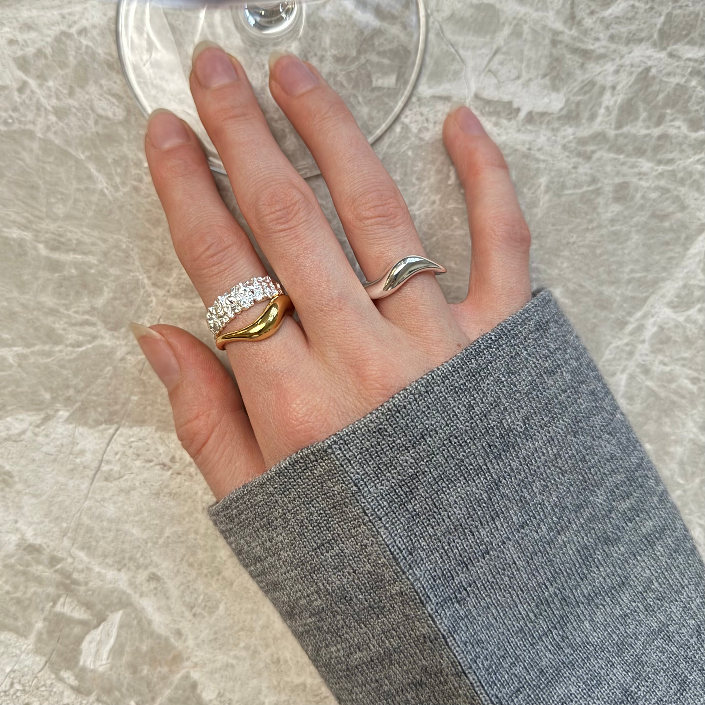 Ekko Wave Chunky Ring Goudgeplateerd