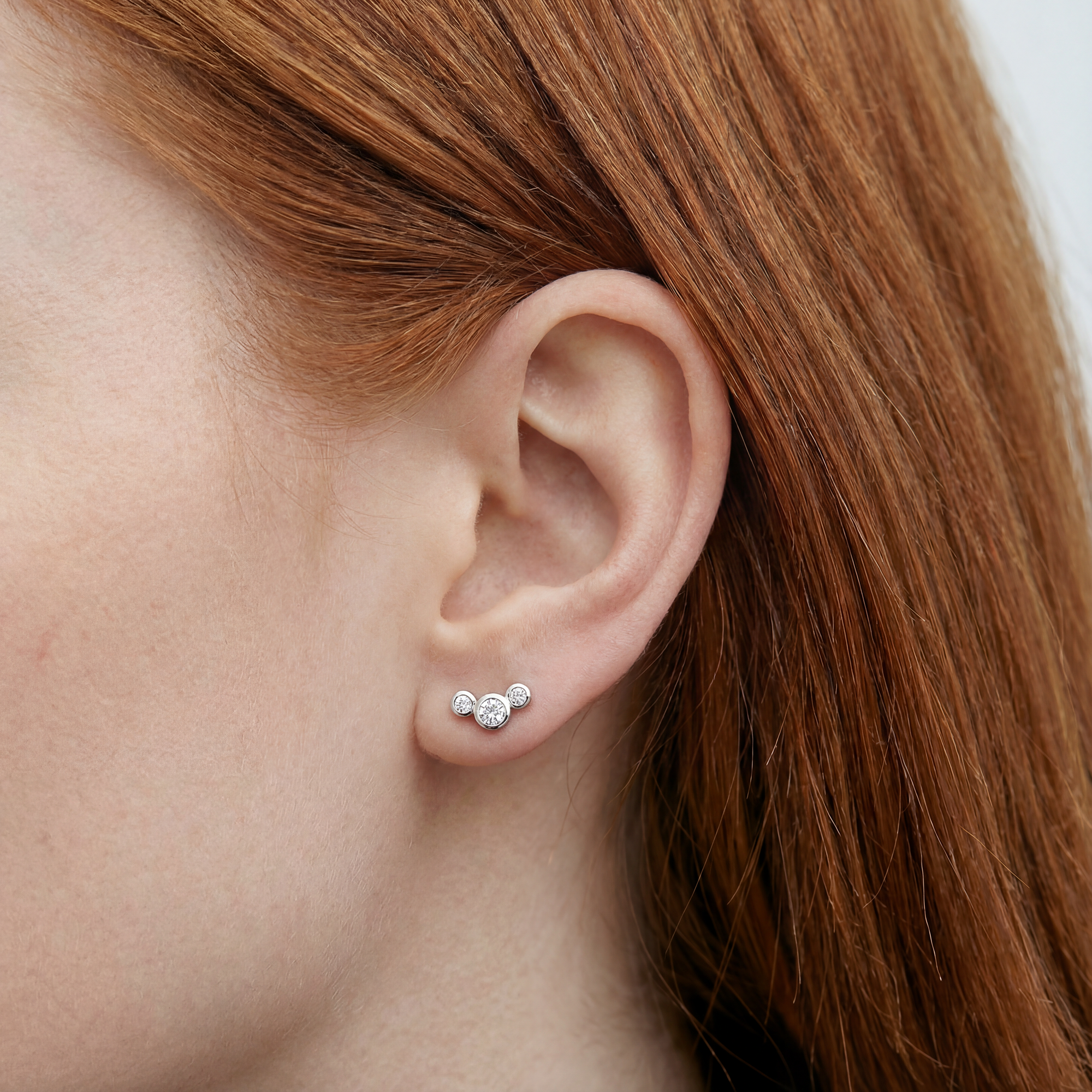 Drievoudige Krystal Stud Zilverkleurig