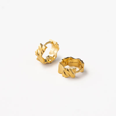 Wave Twist Hoop 12 mm øreringe i guld